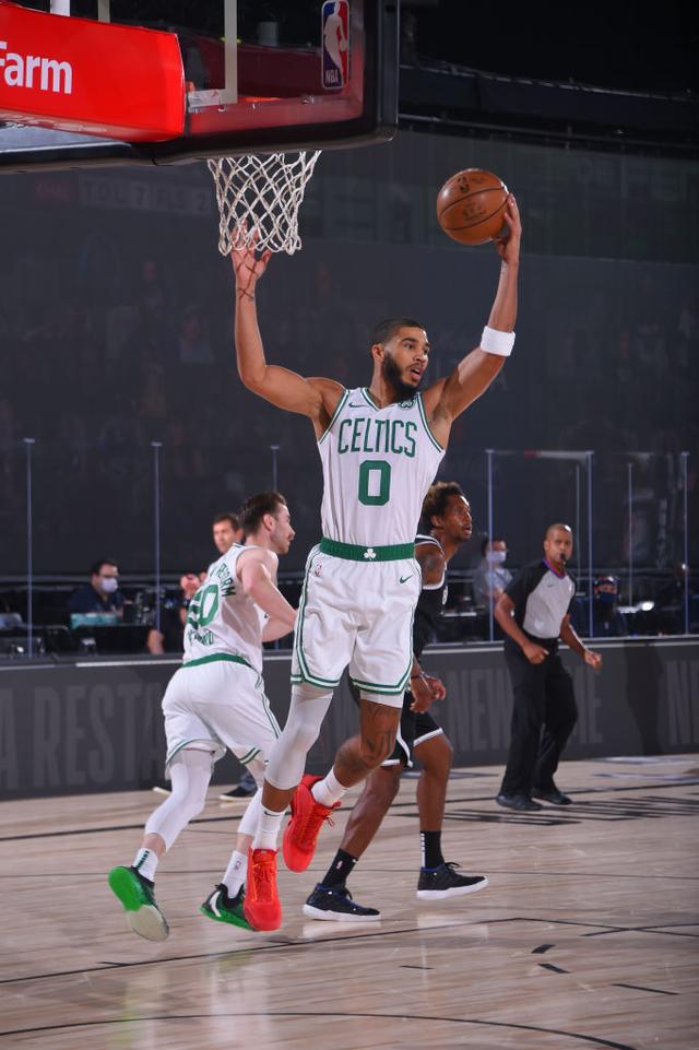 而他的表现 而他的表现