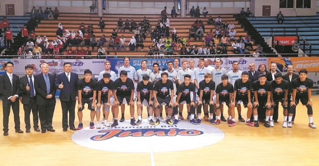 他连续两次 他连续两次